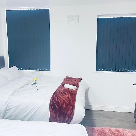 1 Bed Apartment With 2 Beds 1 Double Plus 1 Single Birmingham Exterior foto
