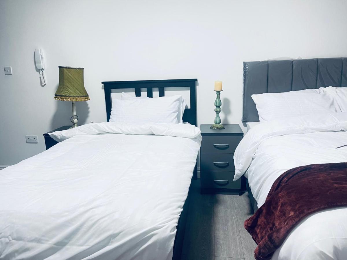 1 Bed Apartment With 2 Beds 1 Double Plus 1 Single Birmingham Exterior foto